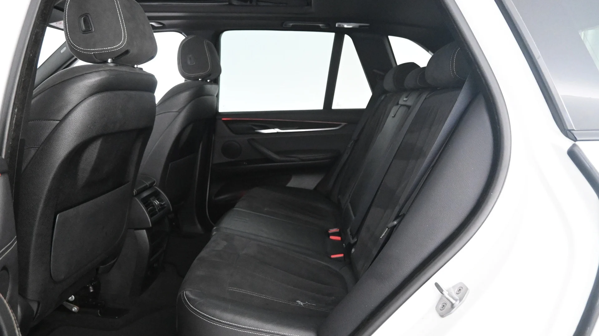 Car Image - 5b0qaLub7pwVMZwWwijONg