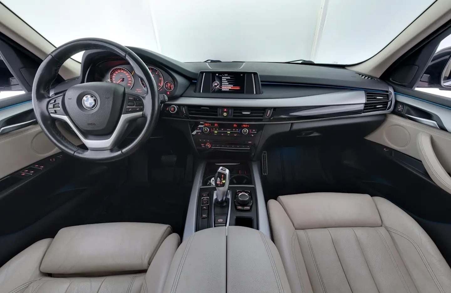 Car Image - 3BiXasRSgexiy3OvV16PDK