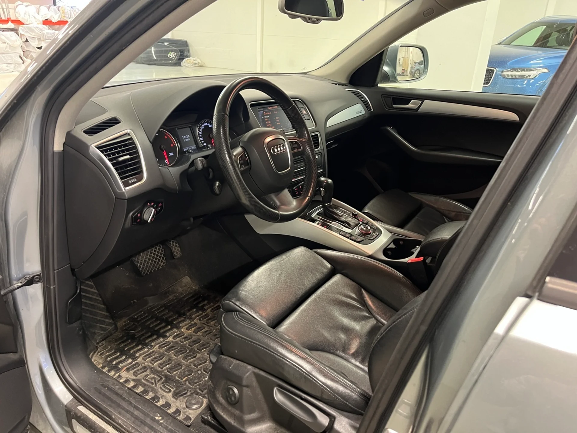 Car Image - 2AUbwhpPGC7Q3sbM9xDZfR