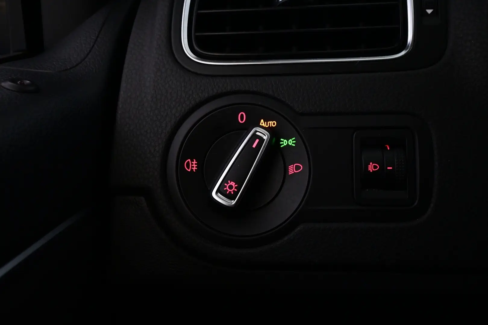 Car Image - 38JC7686KQOz9tzfh1WDAS