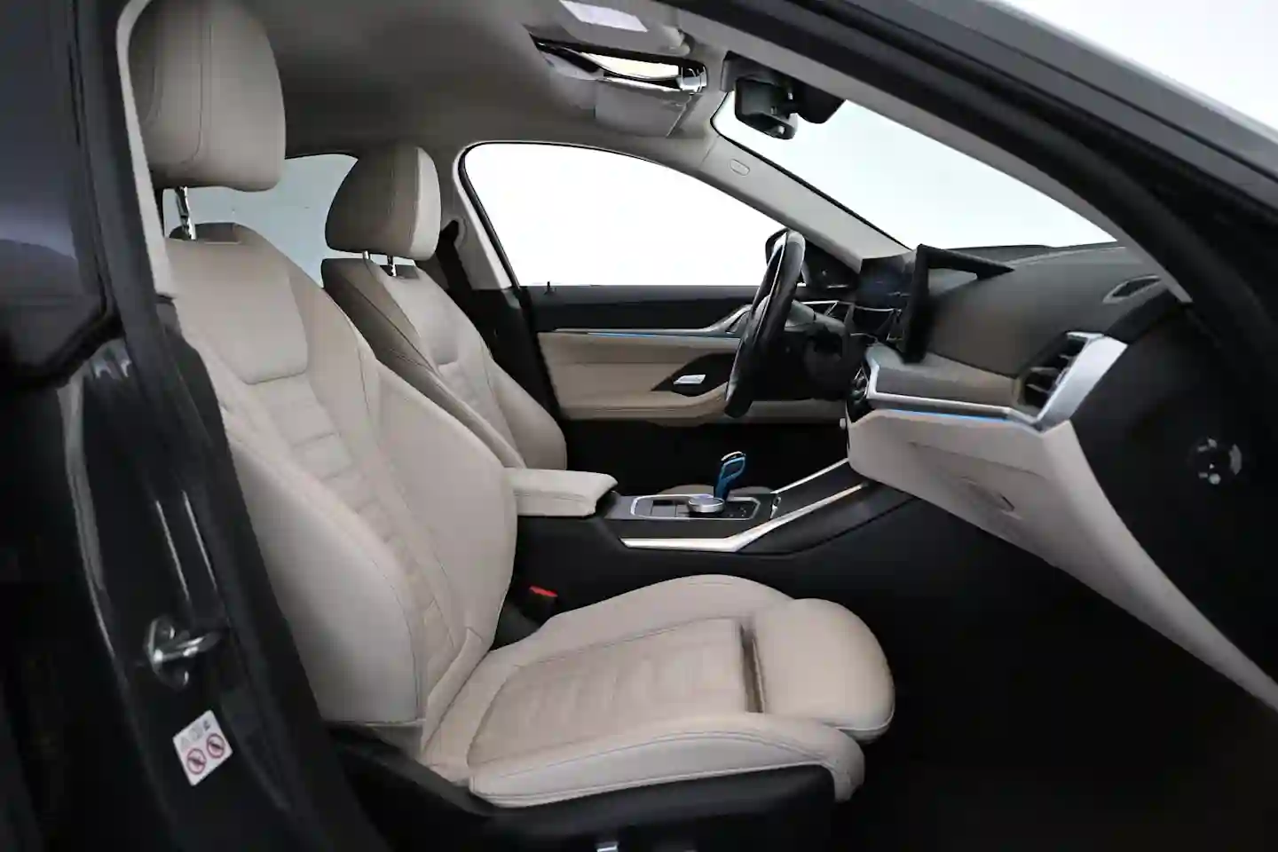 Car Image - 6ogC5hVQumoMwiS9TngnxF