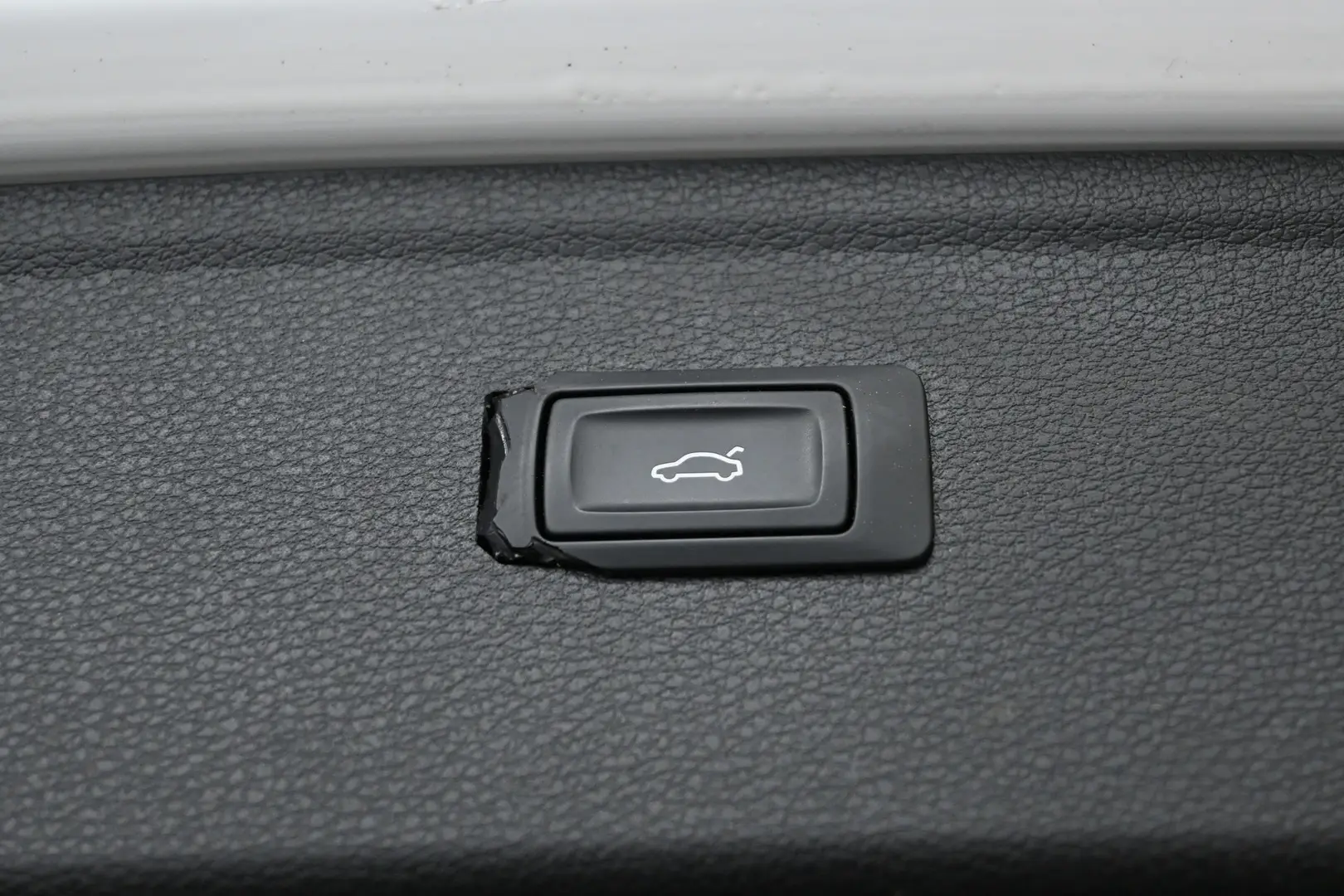 Car Image - 1vKyXzxfyQXvXH50IzAmum