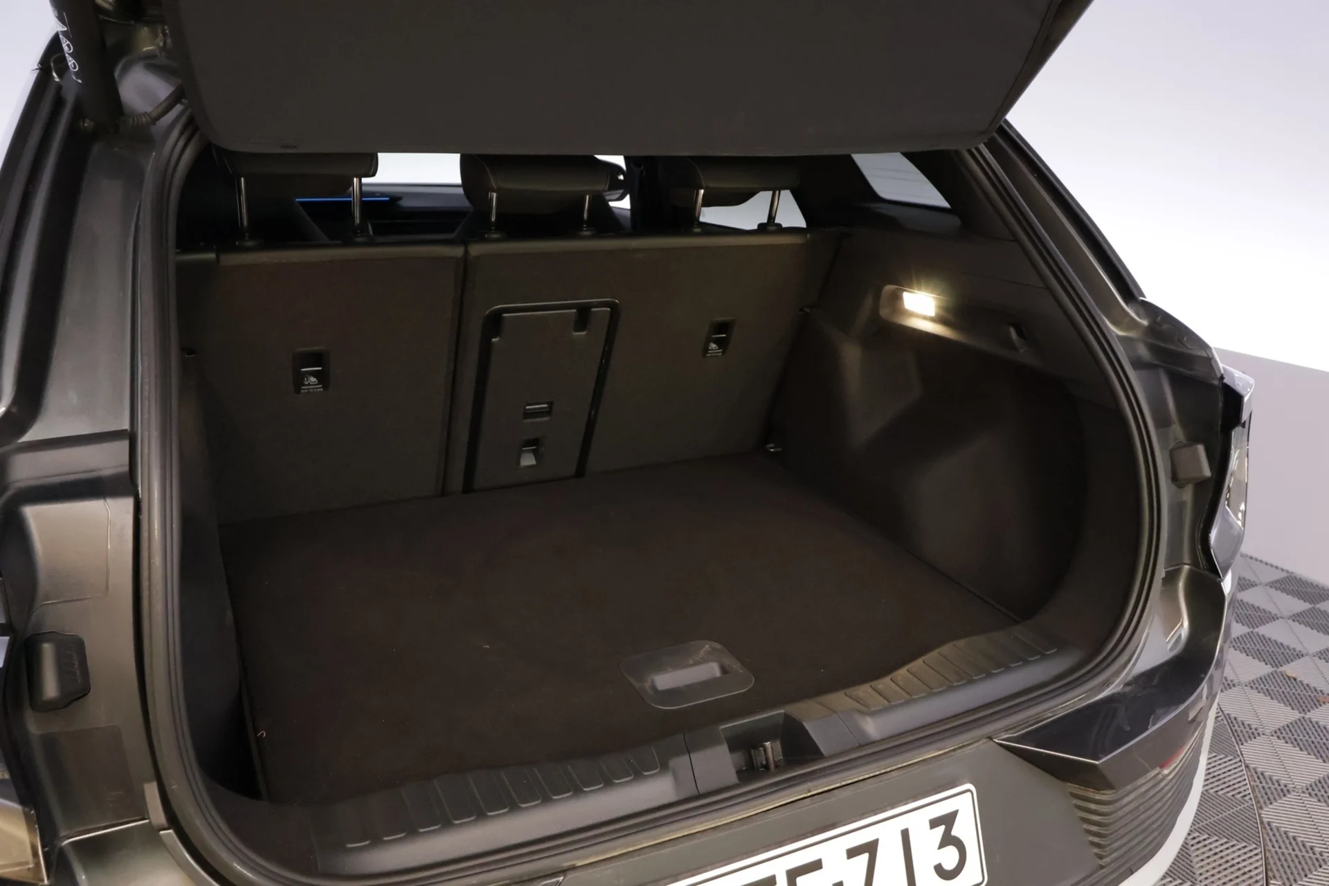 Car Image - 769eerND4n9SROjQ0JQYf3