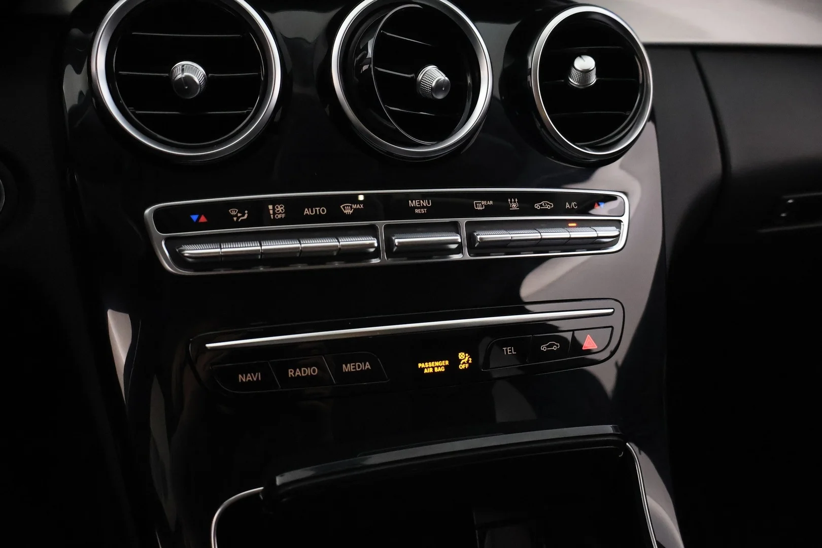 Car Image - 43f43dLUbCzLxHLRboyC0X