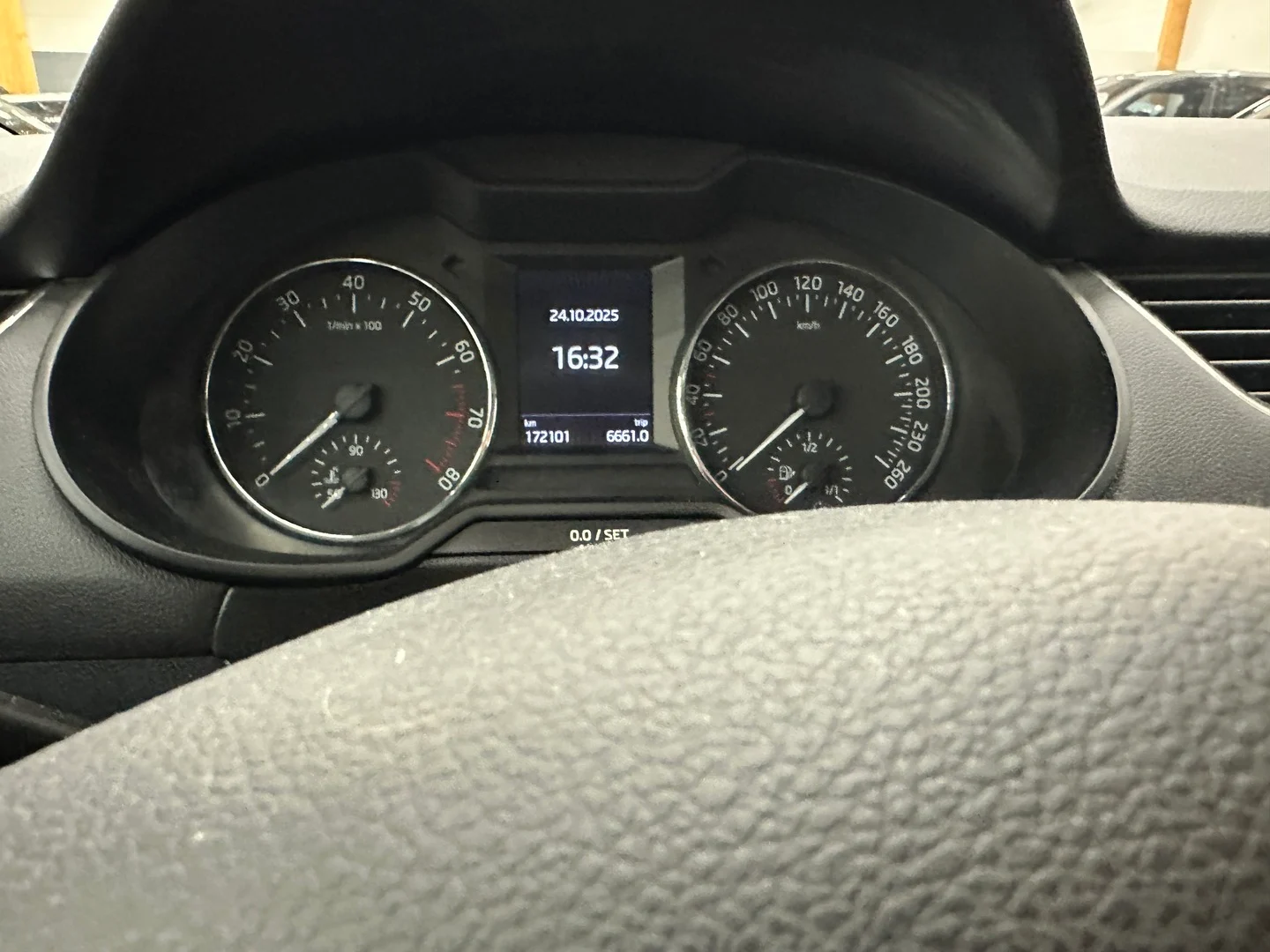 Car Image - 18dkpwRshtf0a2wsLGlvWp