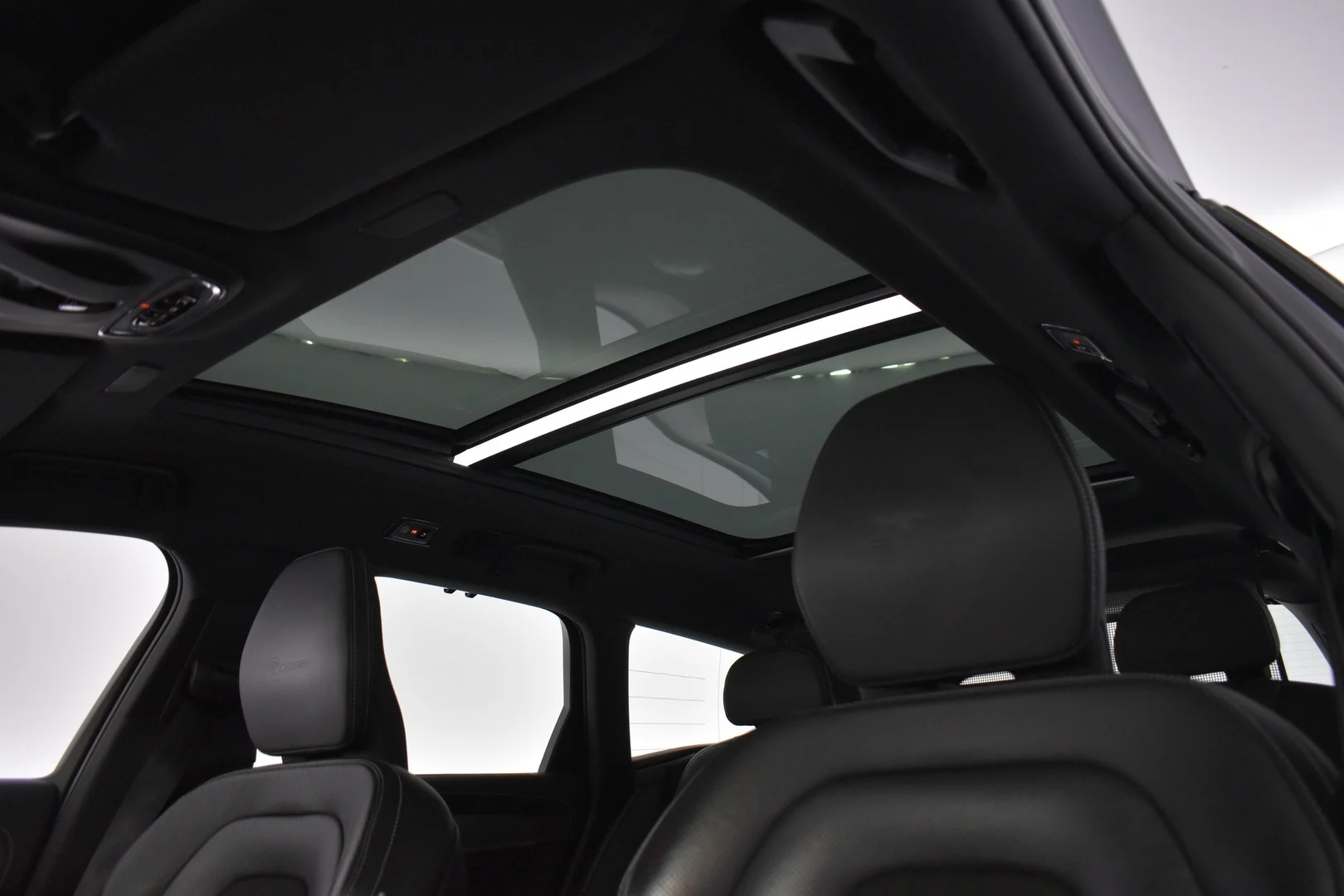 Car Image - Ko81PWTLVRAYzdruL0HeH