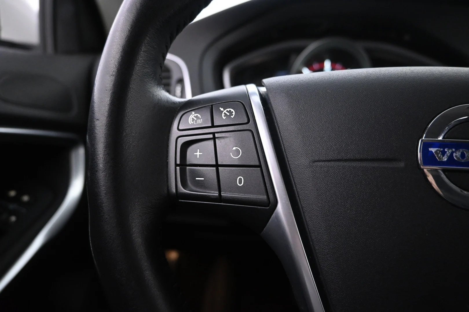 Car Image - 2L9dE7fltbu87qxCHyeUo3