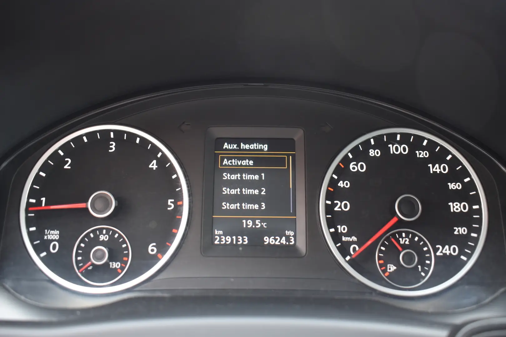 Car Image - 6dEBqlYm3AA0UwGsrPQF77