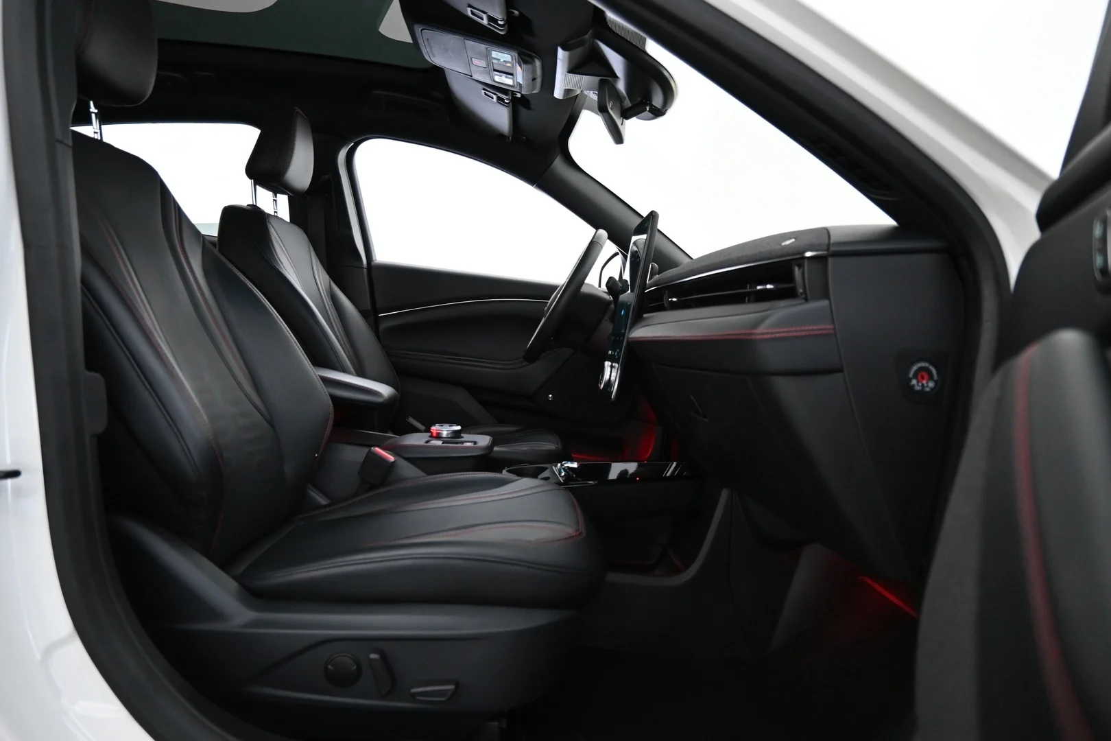 Car Image - 2I2tR4ryqL9iLbxJT3yv1j