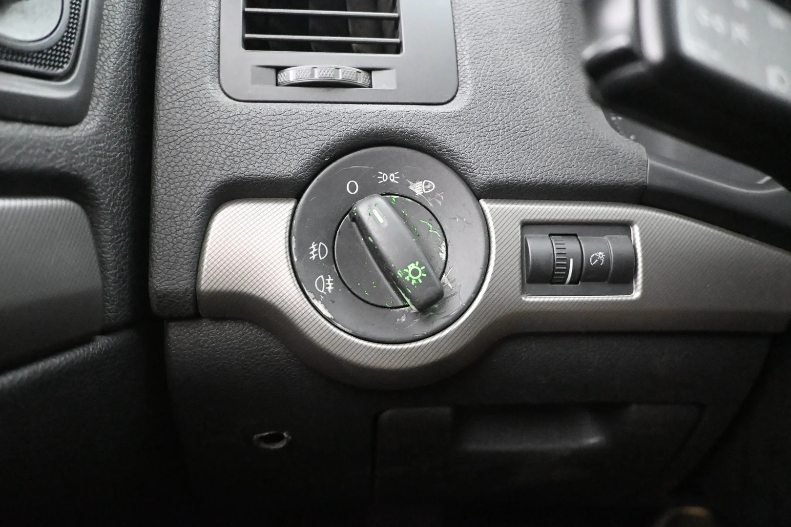 Car Image - 50f8jJ8V3ThwC5VGFa0xDQ