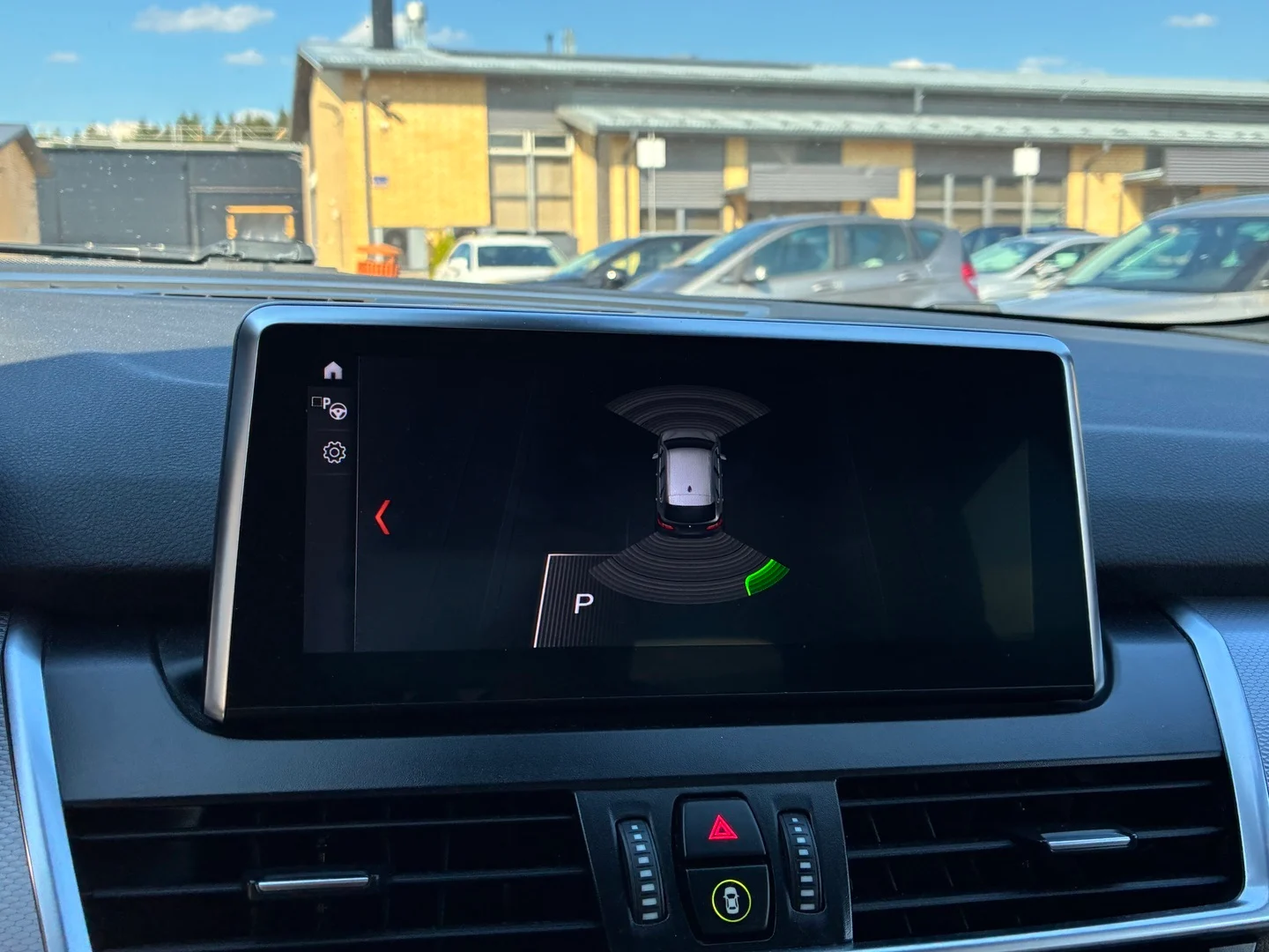 Car Image - 3ynqfIK9fAe19cQ4DCNxa3