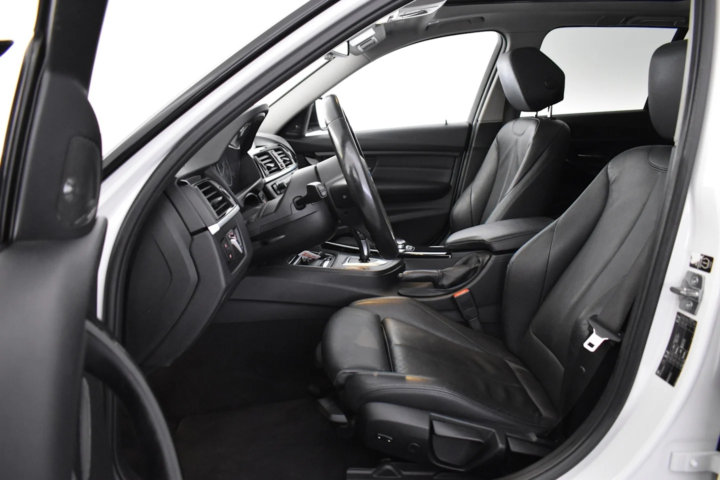 Car Image - 4SM11ISyVva2DsfwpDnnmH