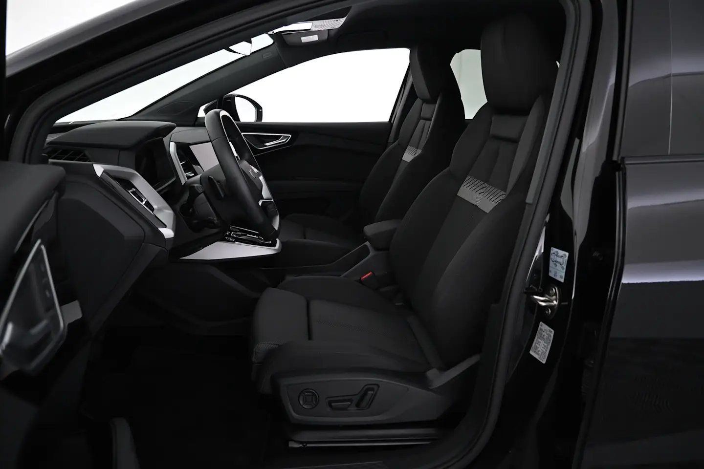 Car Image - PSUqrtPOkip80hH2xefmo