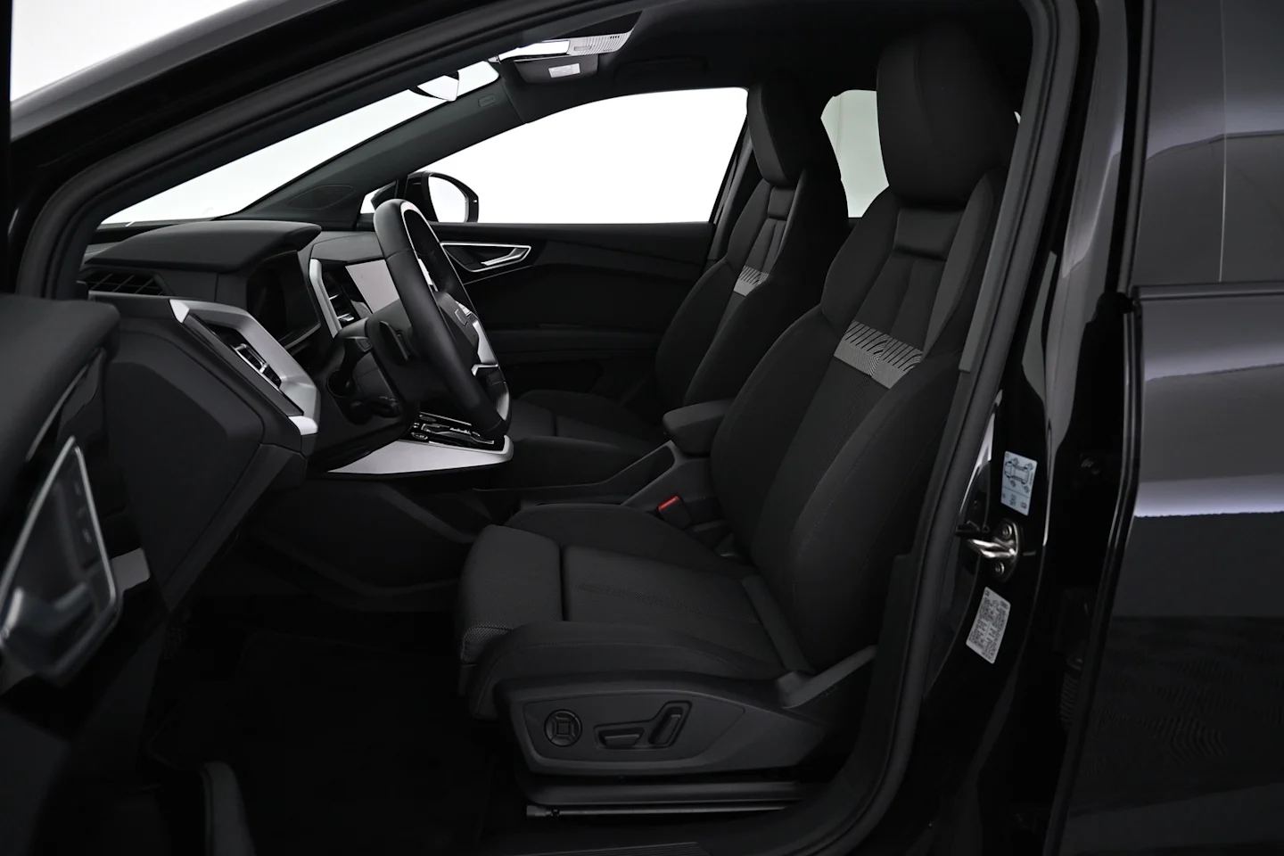 Car Image - PSUqrtPOkip80hH2xefmo