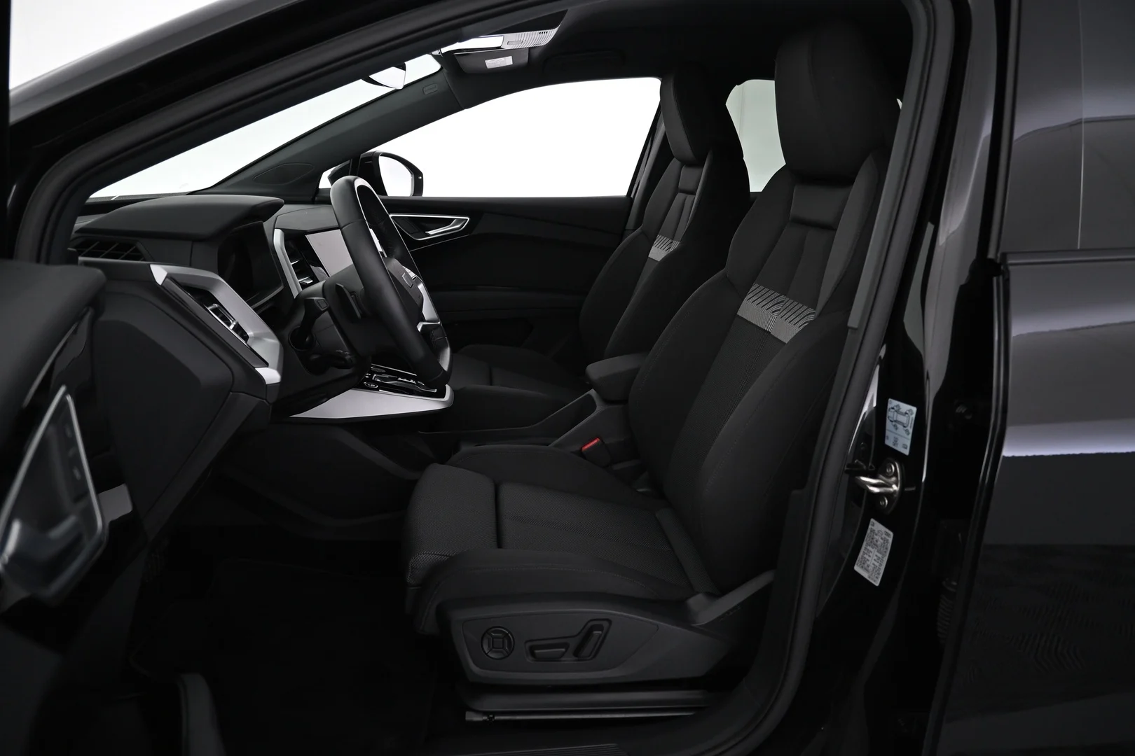 Car Image - PSUqrtPOkip80hH2xefmo