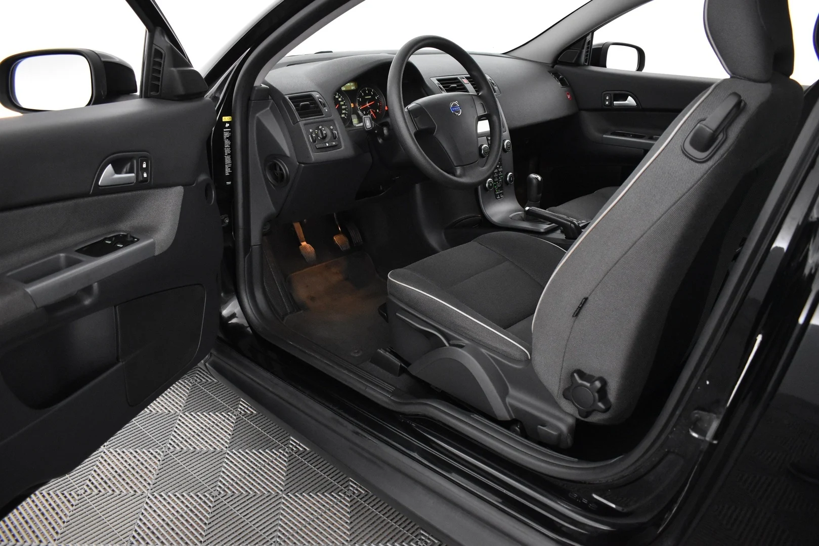 Car Image - 79ZMYmhG95RdWJI2LNxfYX