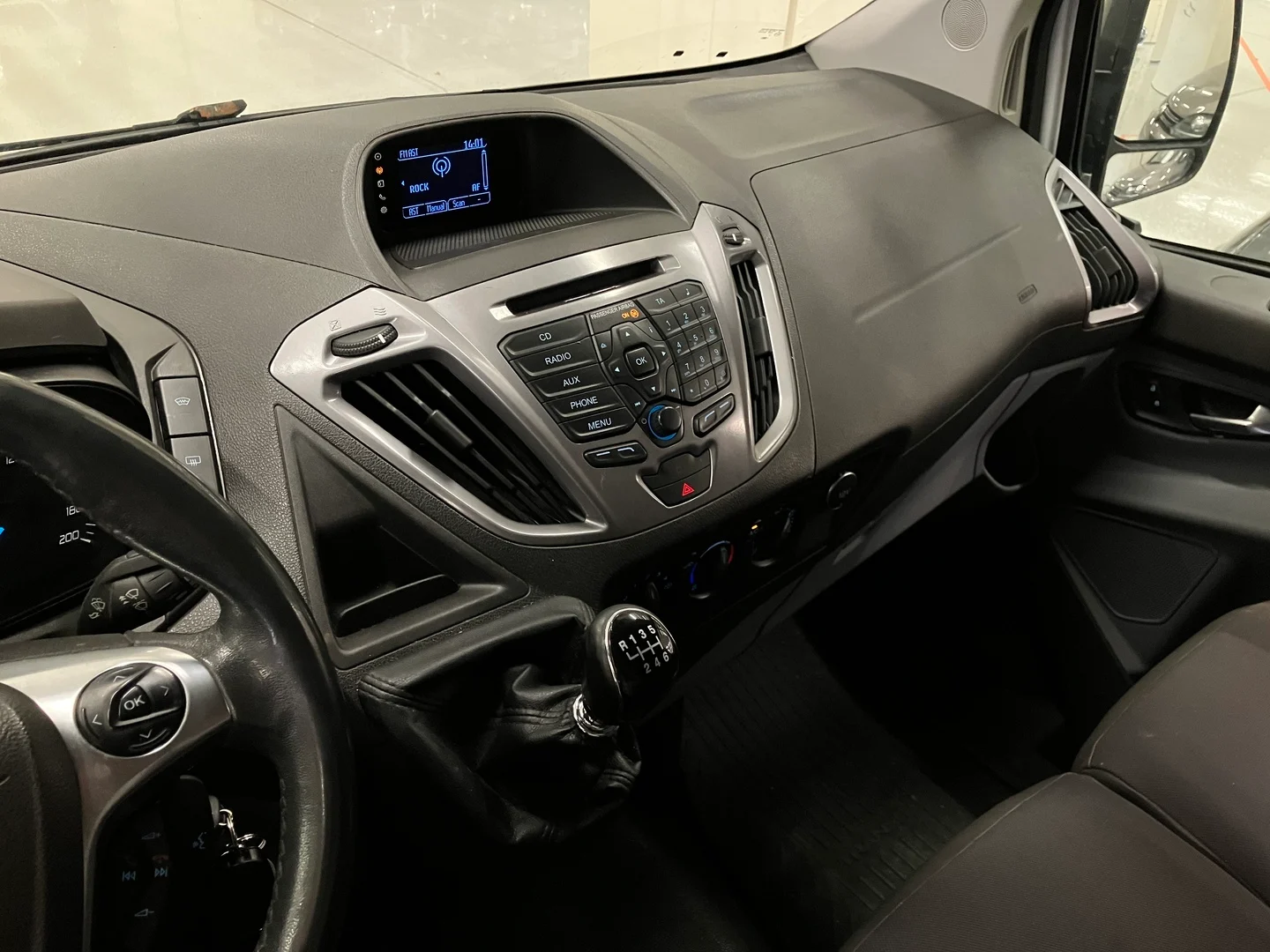 Car Image - aV5YdwJfP87Saag0sXClq