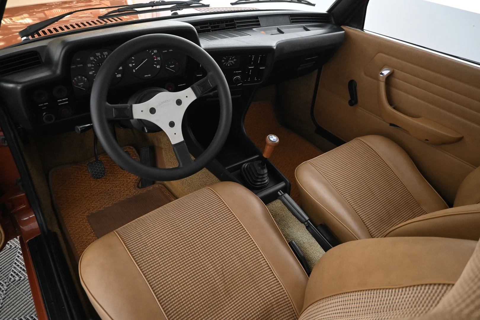 Car Image - AFJxym6NHzRxg67S3mtu0