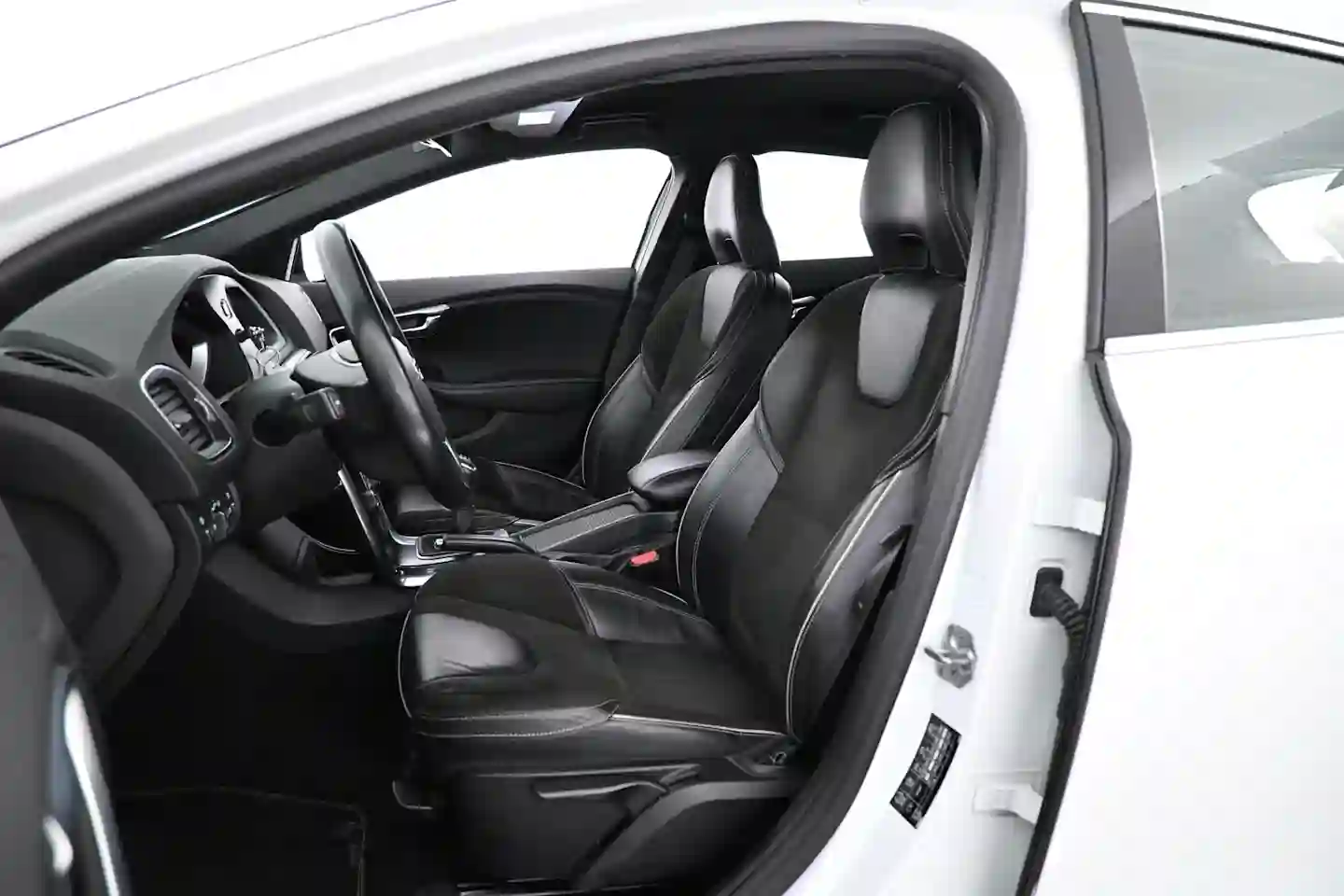 Car Image - LNzkCzCXklhxOcVxVBqCN
