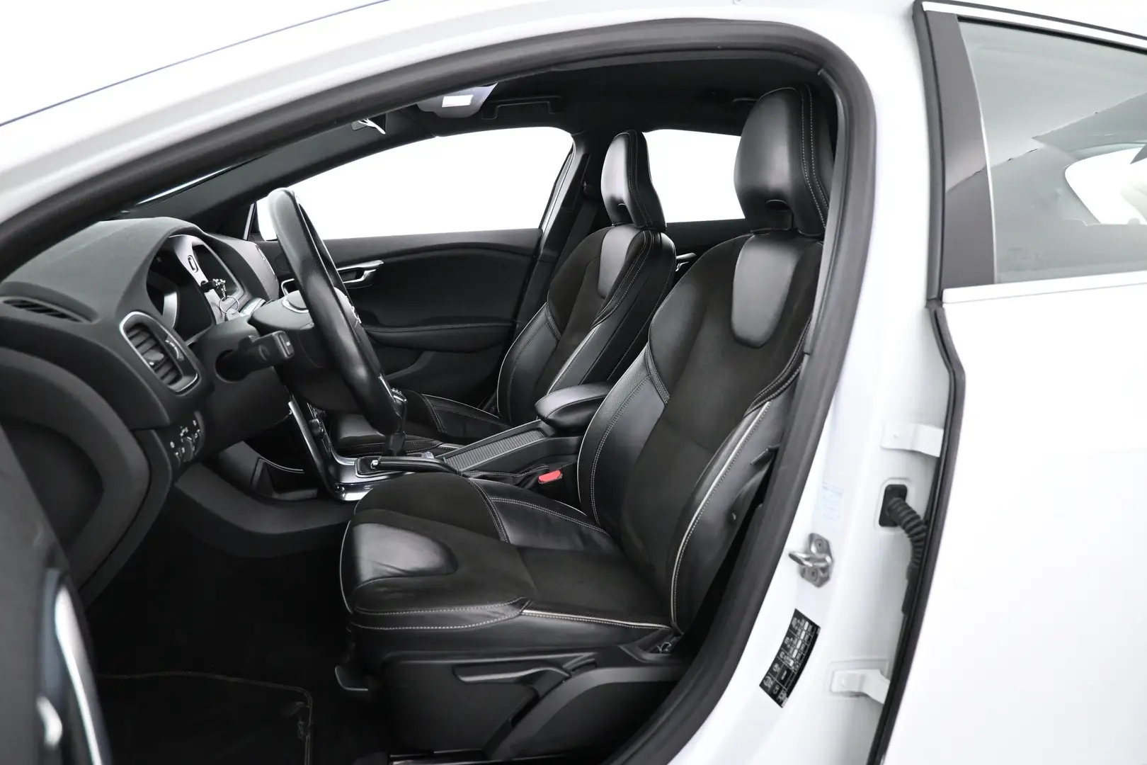 Car Image - LNzkCzCXklhxOcVxVBqCN