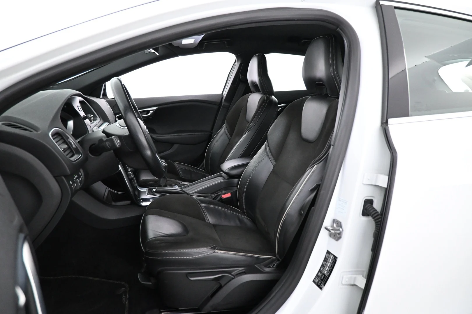 Car Image - LNzkCzCXklhxOcVxVBqCN