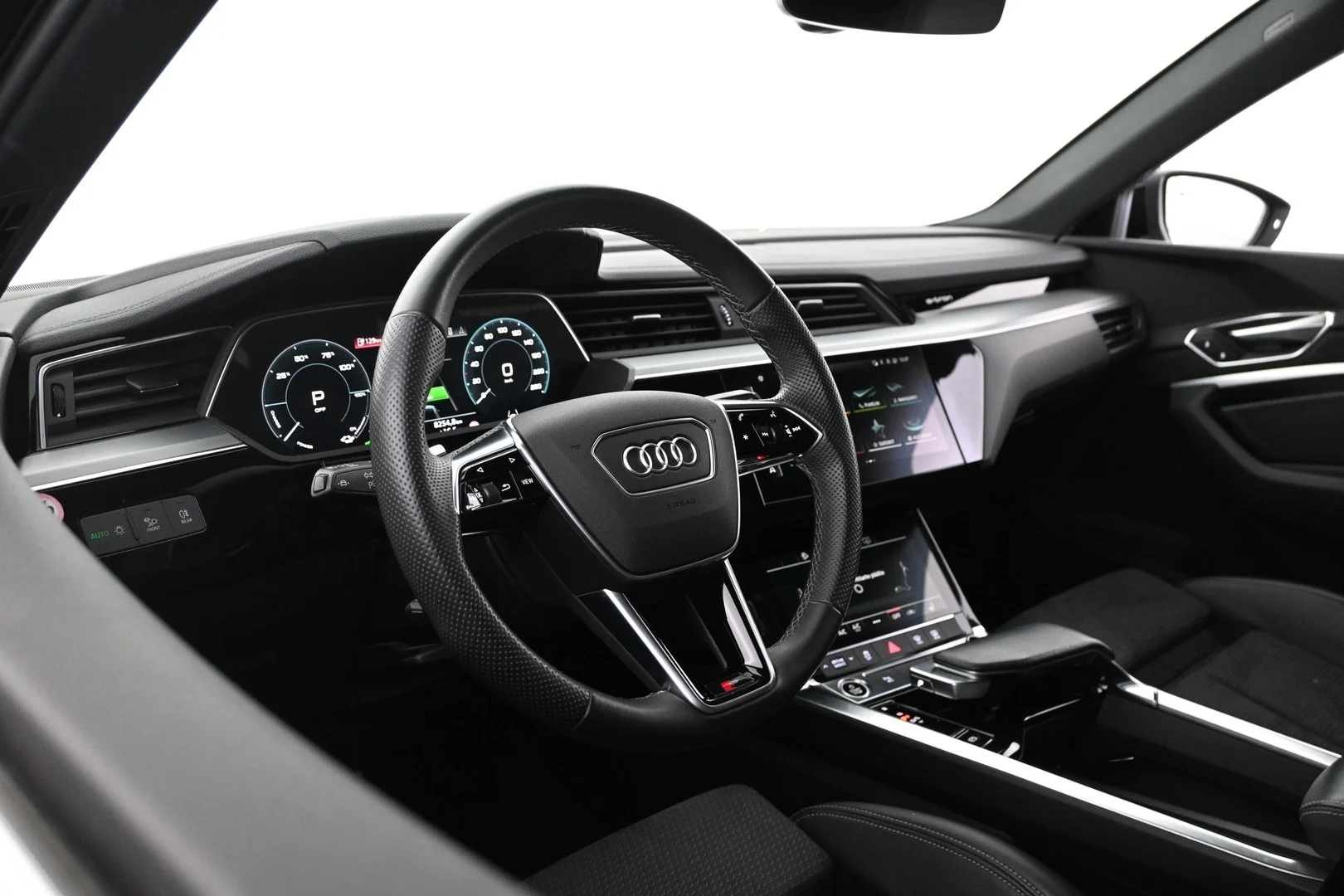 Car Image - 2LU8zTURWrBpoe0tWrrnM1