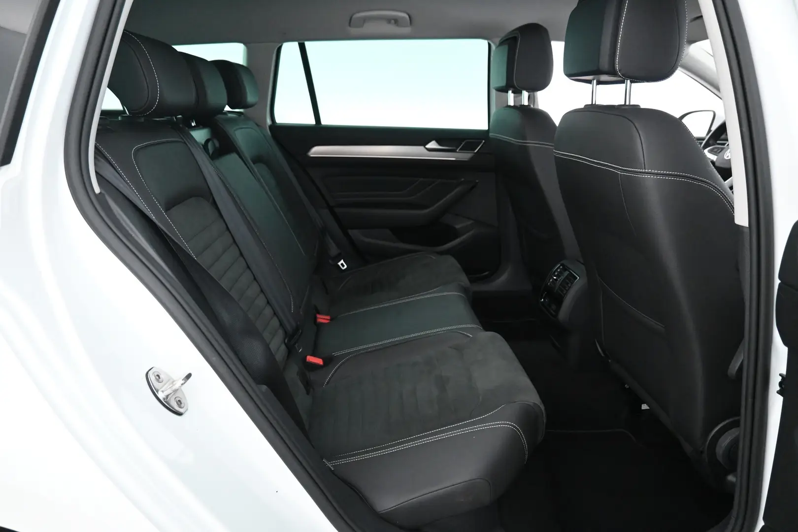 Car Image - 2geqohTM1Z88ld4B2PLO1M