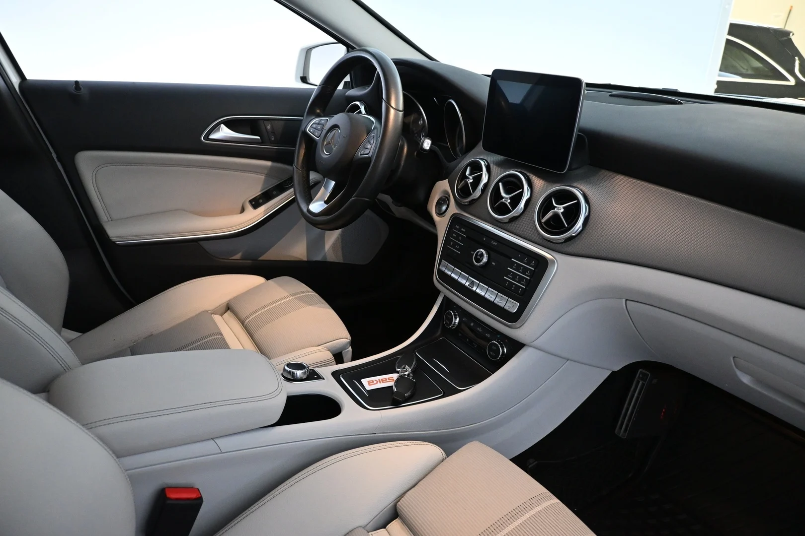 Car Image - 1Va2ogkhKh0onnN5dfCQpB
