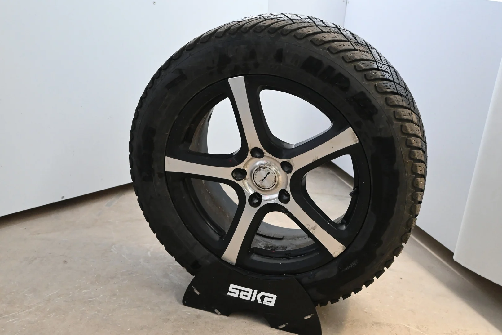 Car Image - 2ijVd0uxVQTrvcE8oc6yHS