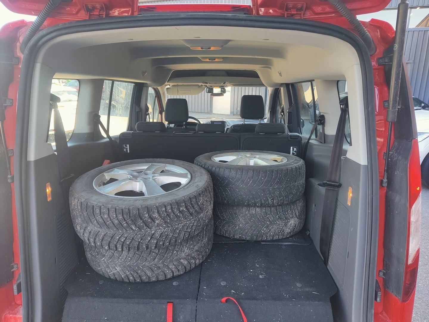 Car Image - 6HPhGg9UM9rvwFCRRGZZVx
