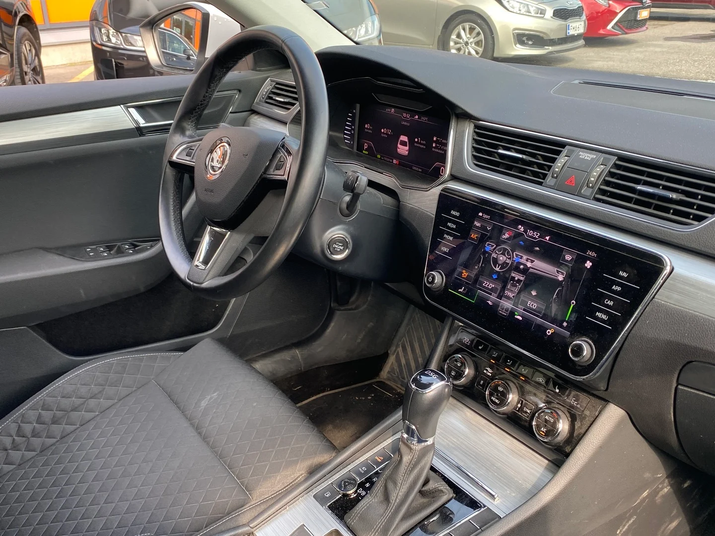 Car Image - 2It9zYIbAXGN6xDKnRlxF0