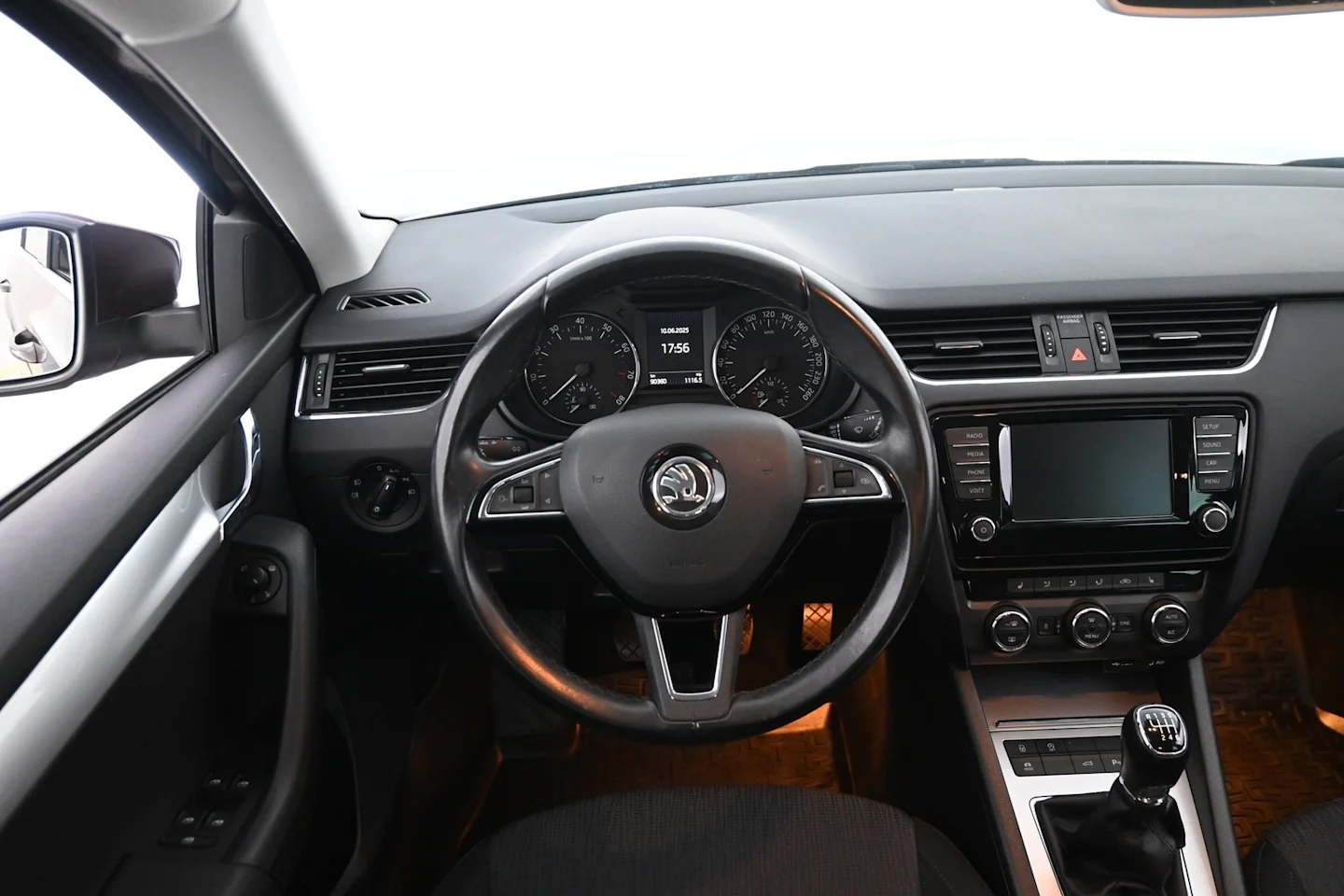 Car Image - 2hztf6uixWny2MhS2VhcAI