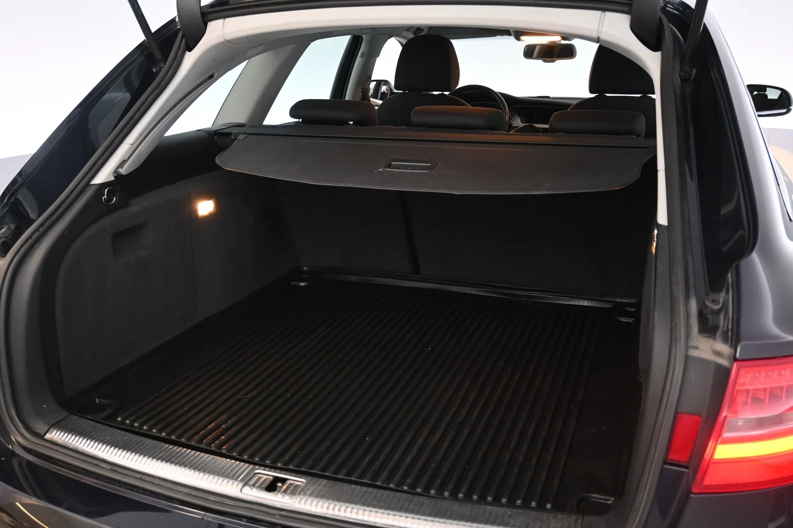 Car Image - IKafKCqk2gRkd0hssUMUs