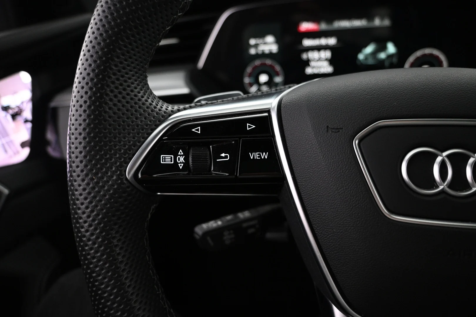 Car Image - 3pIS90ElmFn4m01QJQLG3g