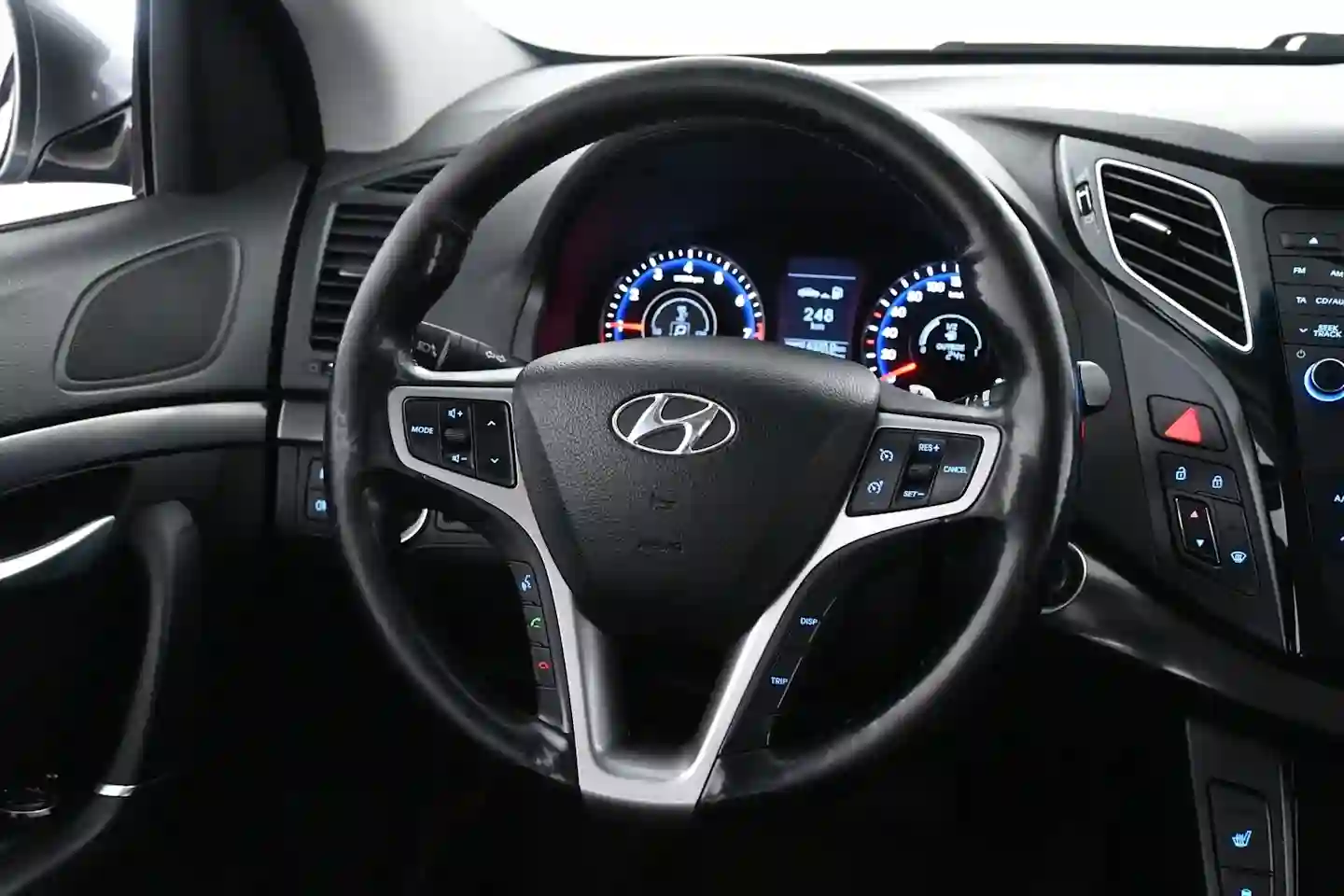 Car Image - 67lDgxFYsF8c4OdE6o2lP5