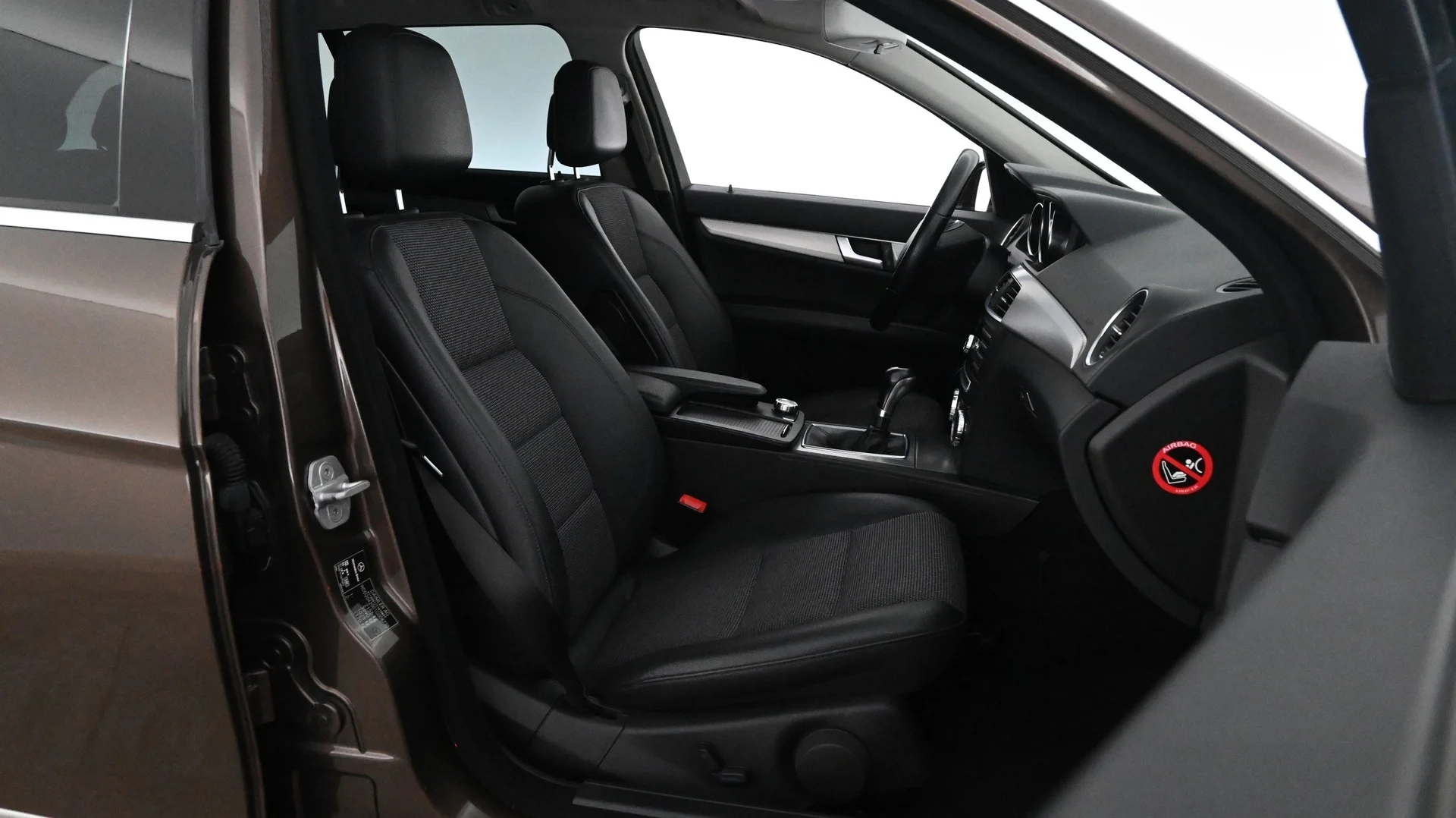 Car Image - 2bJ6WkGuZODQXJ6e0XzIvT