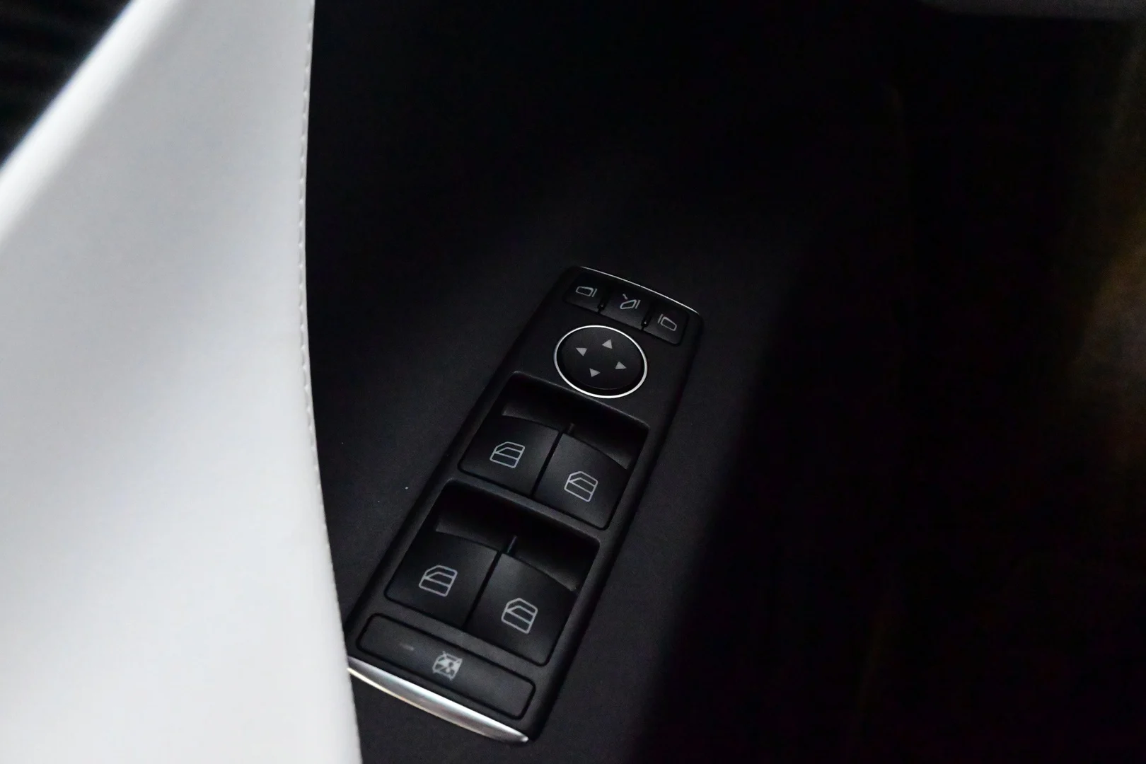 Car Image - 3dfietUaewlPtmt6iE2Ely