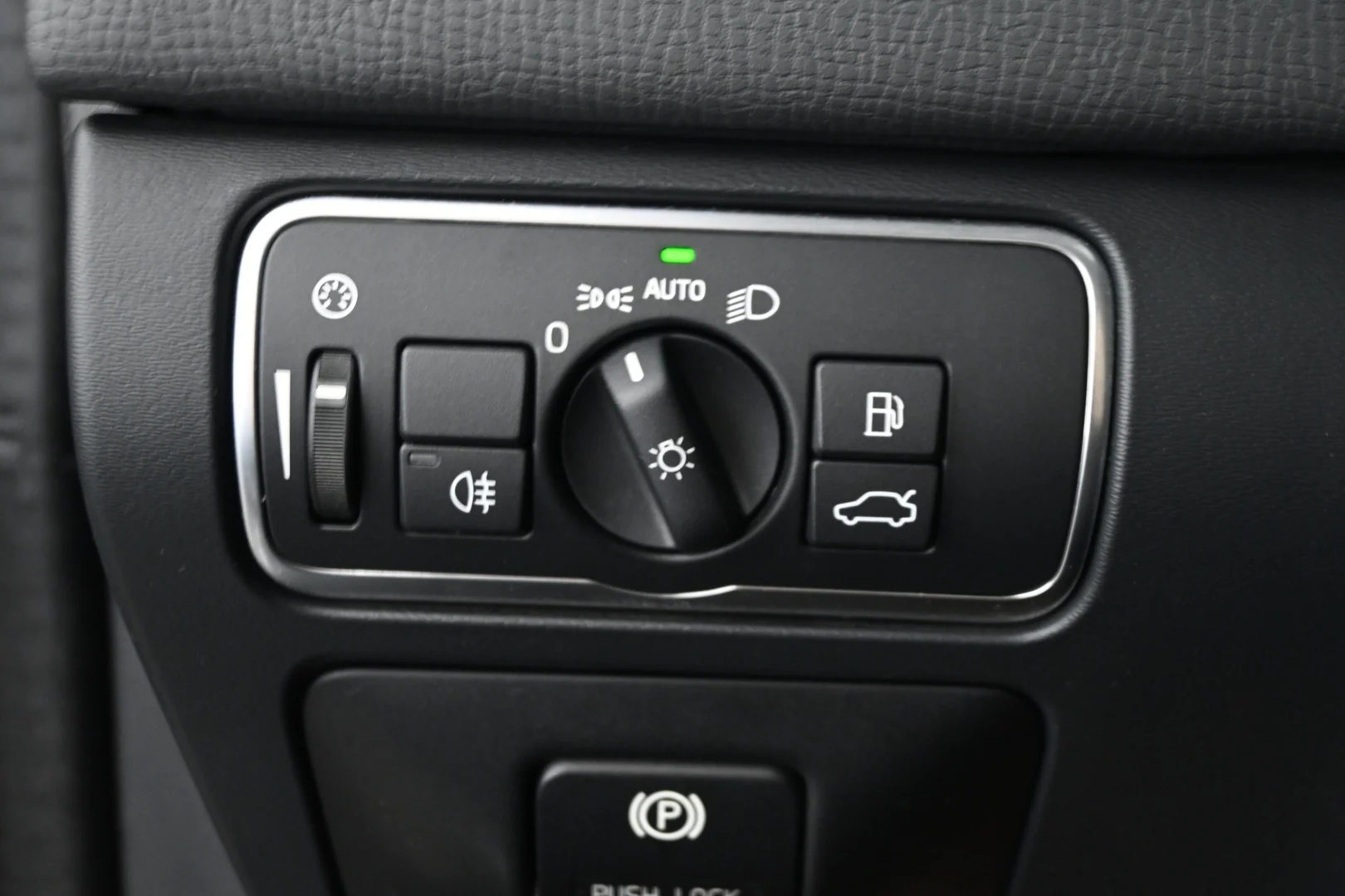 Car Image - 6xTPBLbjSDrELKyGszYPS3