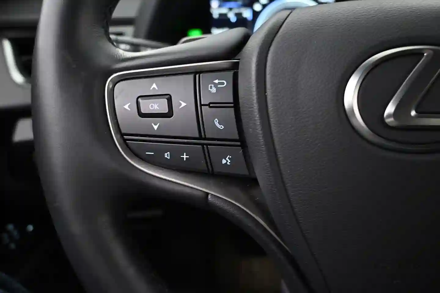 Car Image - 3qIPWk8FQsbt6olgVzYUCN