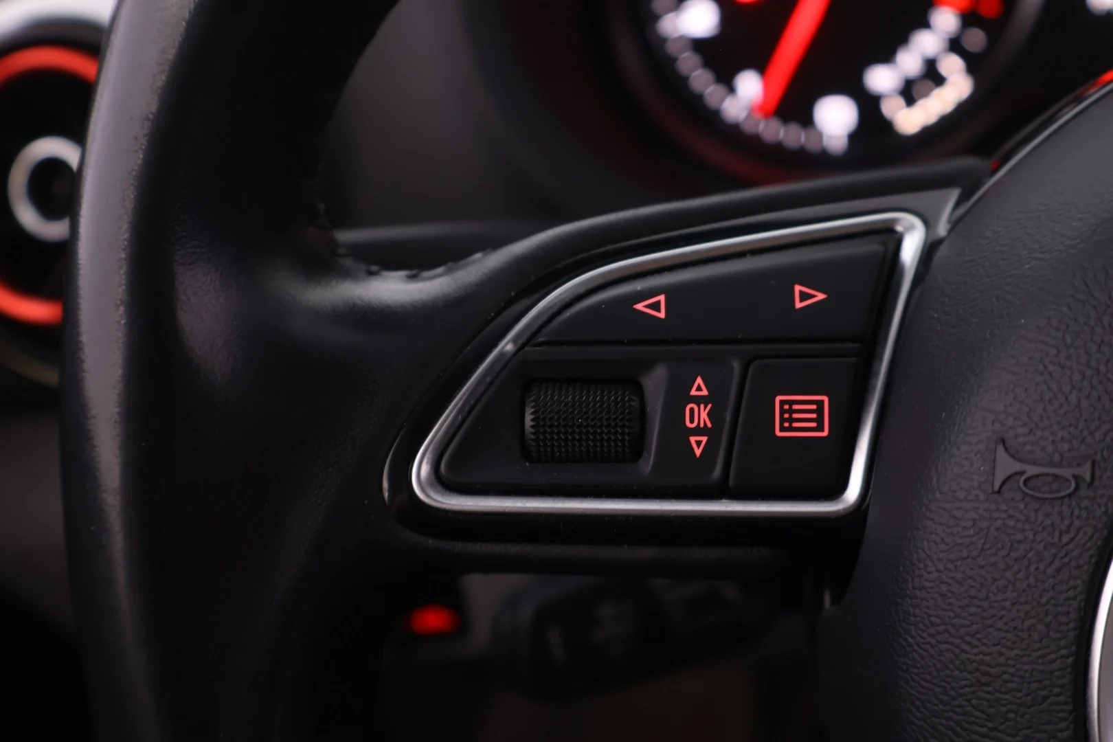 Car Image - 6xAT6YSsEc29Y8U9NRMmv9