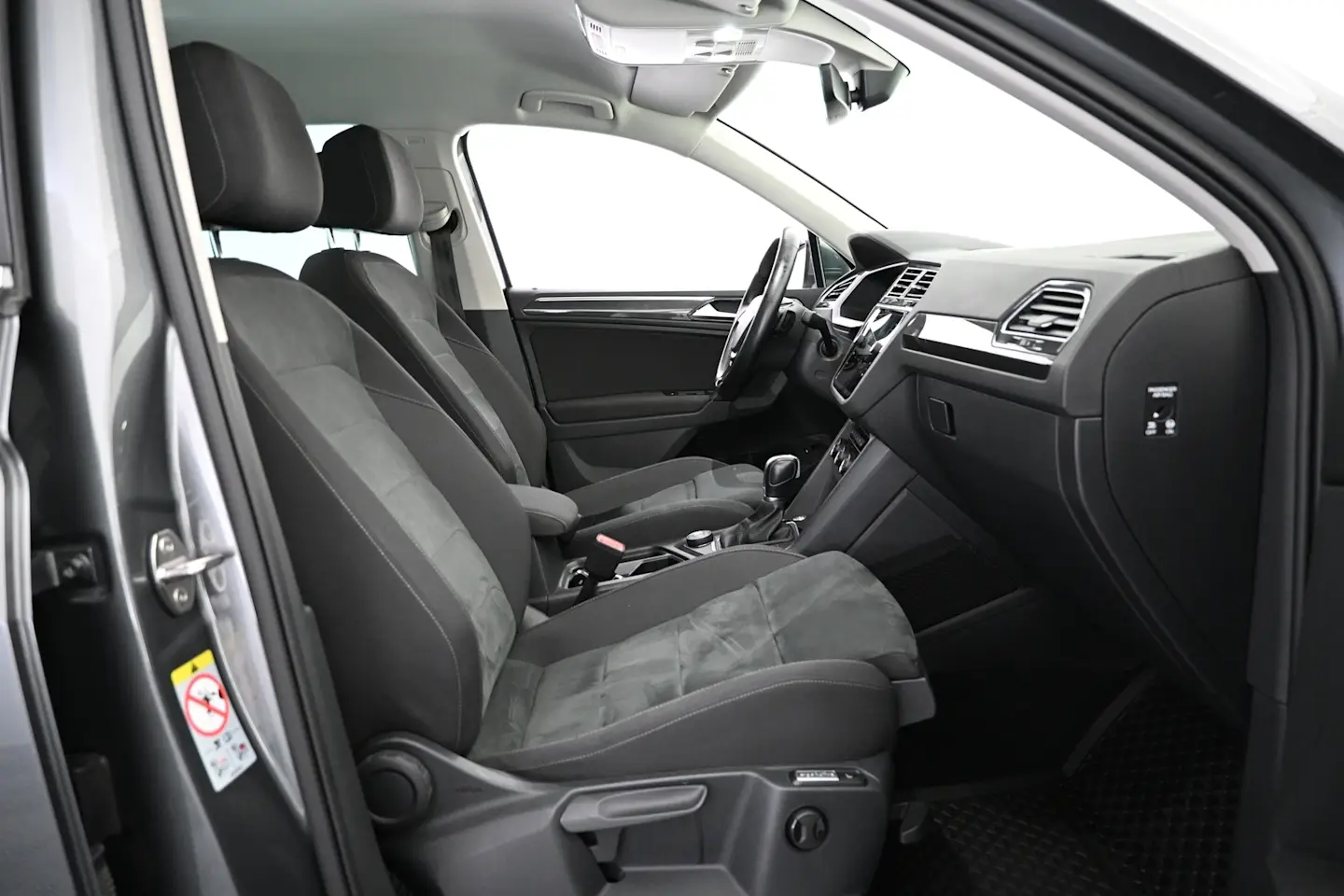 Car Image - 2KMQFqKwyYUjafbbSJrk1e