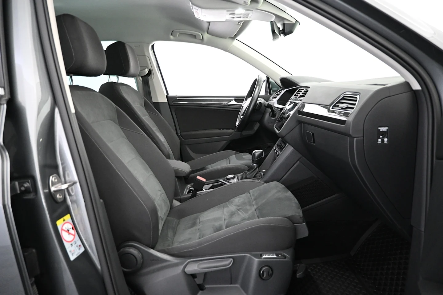 Car Image - 2KMQFqKwyYUjafbbSJrk1e