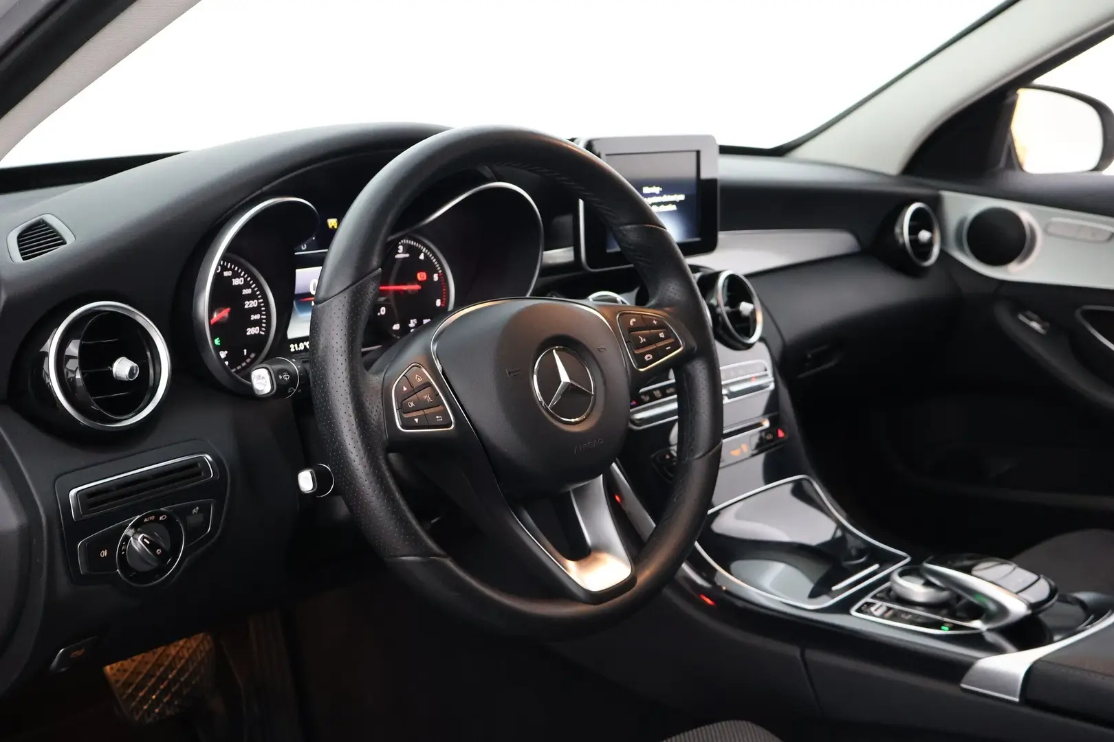 Car Image - 7eYXHj2SJM3WF3jWG1NQeu