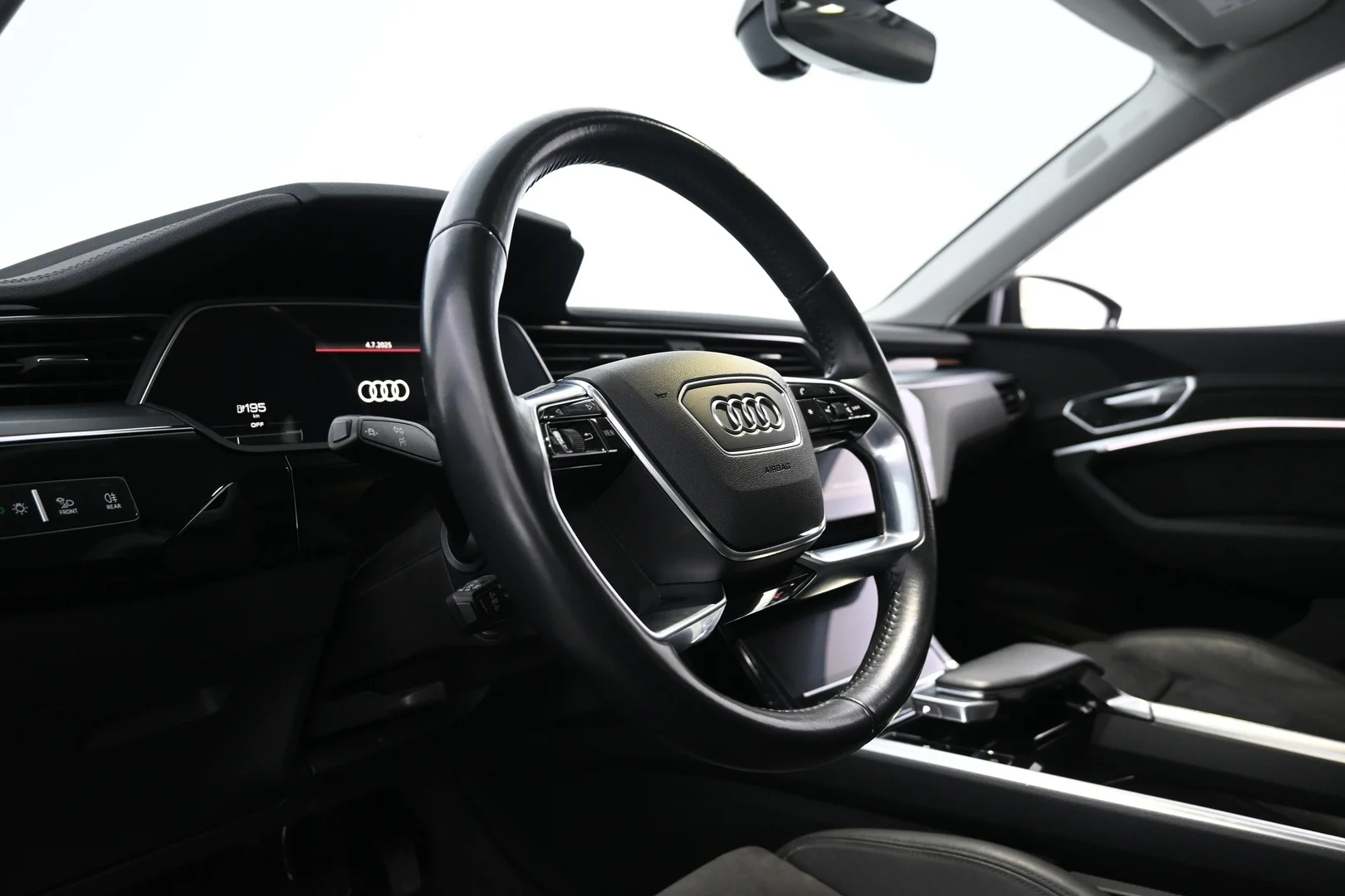 Car Image - 6DFvc1lenfZGLlC8vauThC