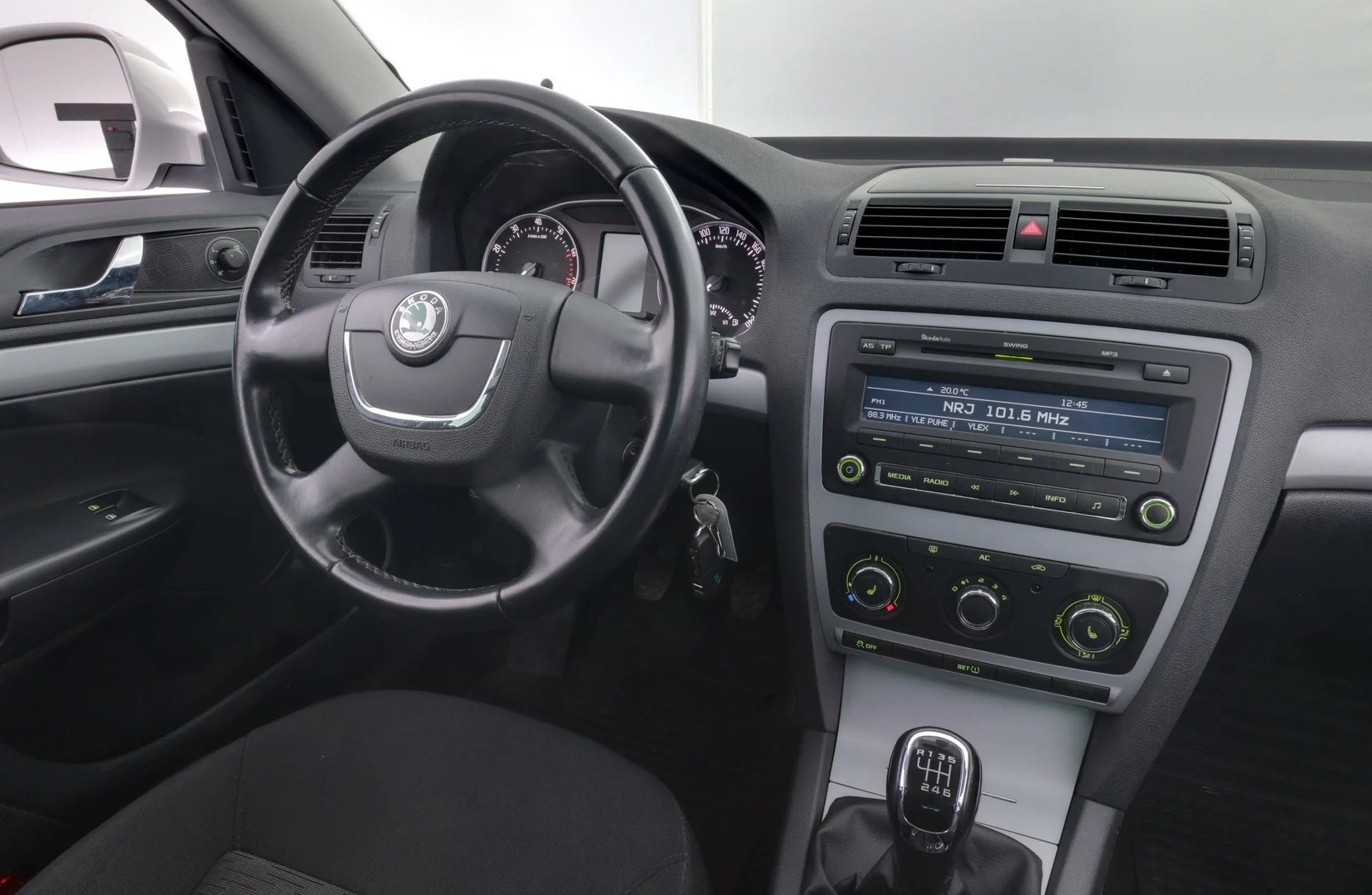 Car Image - CTTs2JGezLxxPtnI5HrjH
