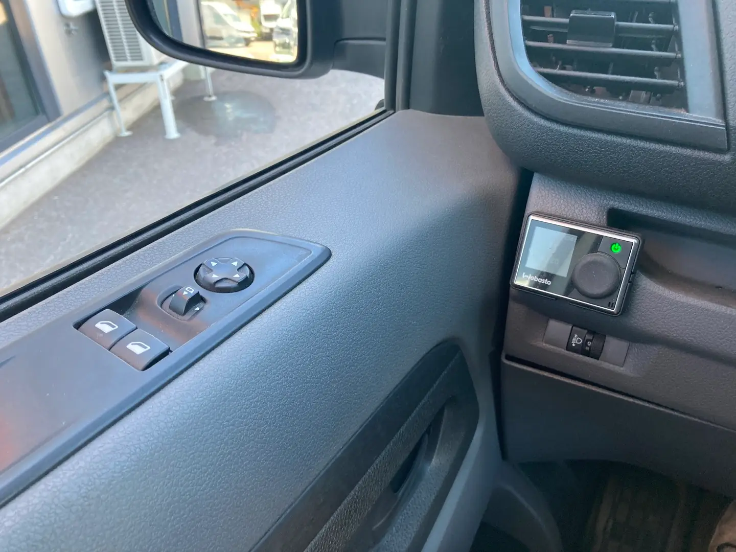 Car Image - 6mtU7L5LsHrQFibshwtaHF