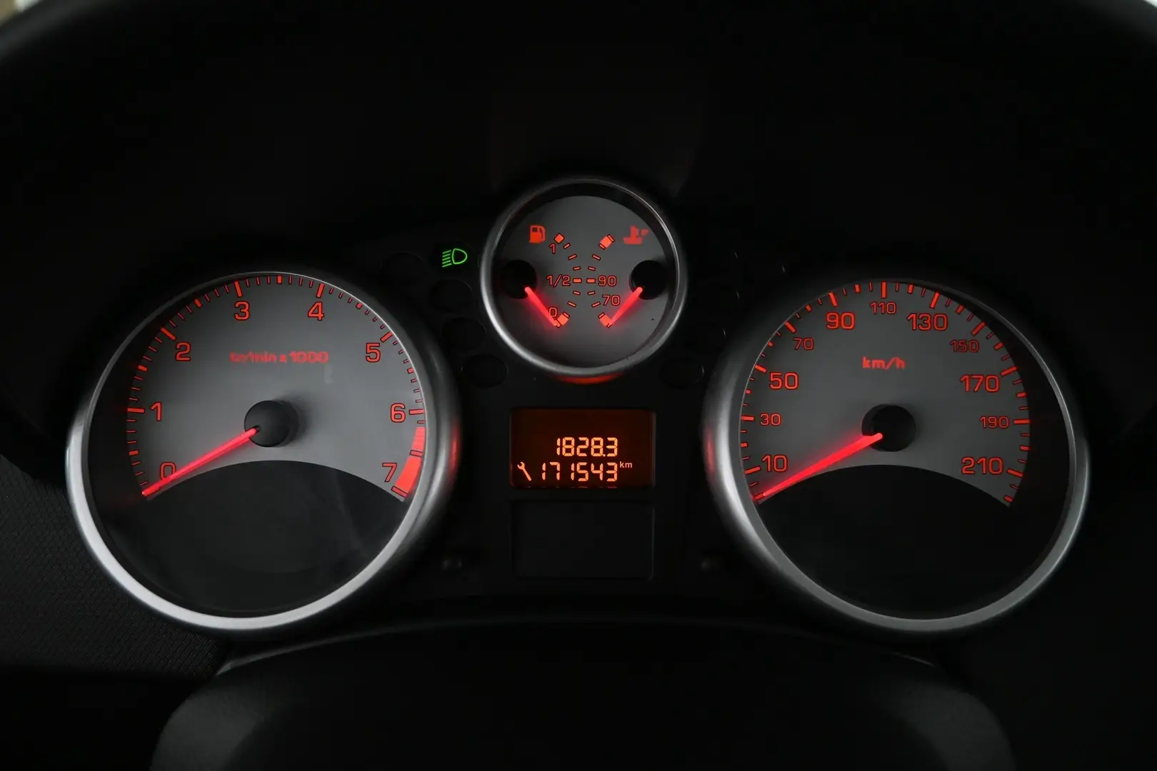 Car Image - 4YhIM3jfJrkYlq1GFWMejK