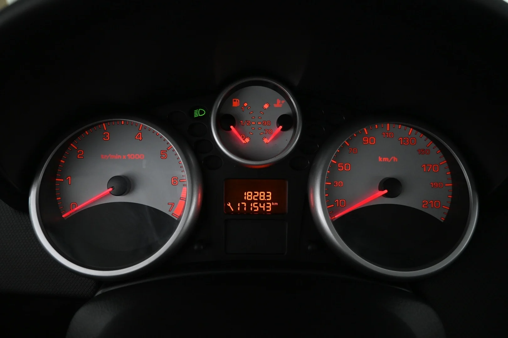 Car Image - 4YhIM3jfJrkYlq1GFWMejK