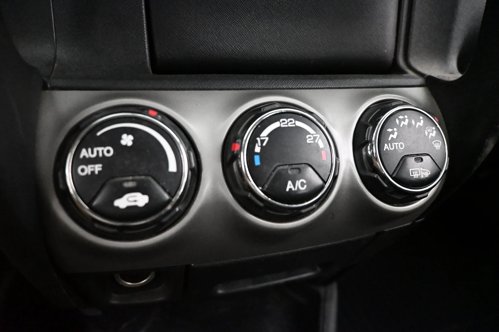 Car Image - 7yLoRxbdFy9CzH0md2l2PI