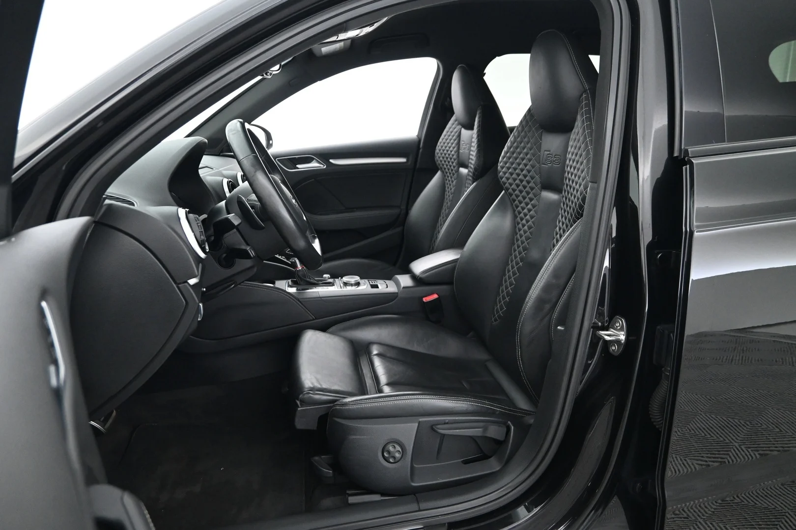 Car Image - 4TCGrmu8foEv892vpM3z92